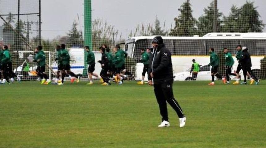 Akhisar Belediyespor'da Ikinci Yarı Hazırlıkları S&uuml;r&uuml;yor