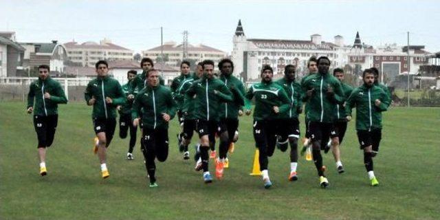 Akhisar Belediyespor'da Ikinci Yarı Hazırlıkları Sürüyor