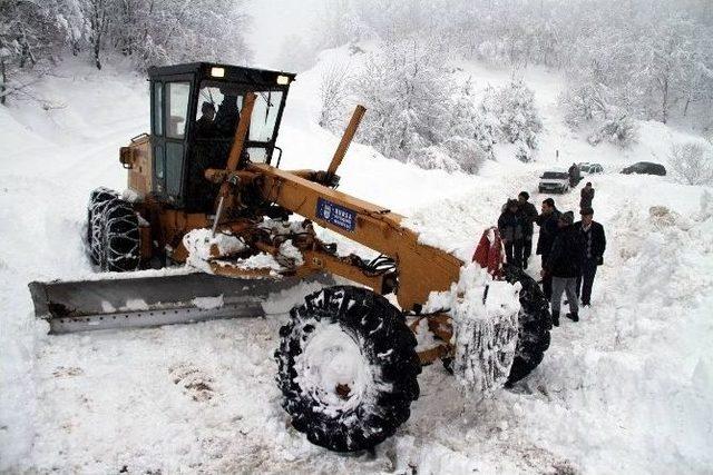 Kar İnegöl’de Hayatı Felç Etti