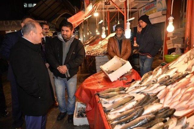 Vali Çakacak, Balık Pazarı’nı Ziyaret Etti