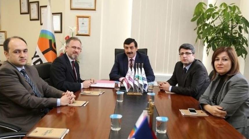 İzaydaş Ve Kocaeli Eczacı Odası Arasında Protokol