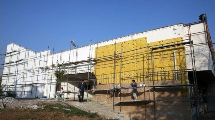 Mithat &Ouml;zsan Amfisi Bakımda