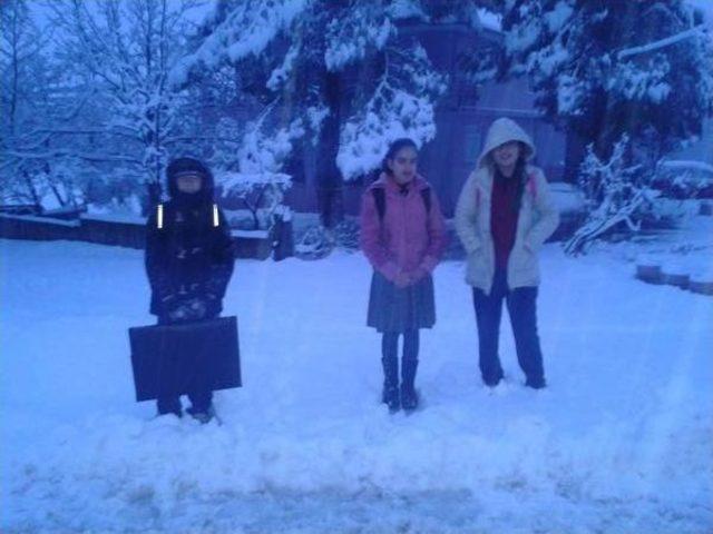 Denizli de Kar Ve Şiddetli R&uuml;zgar Hayatı Olumsuz Etkiliyor 1