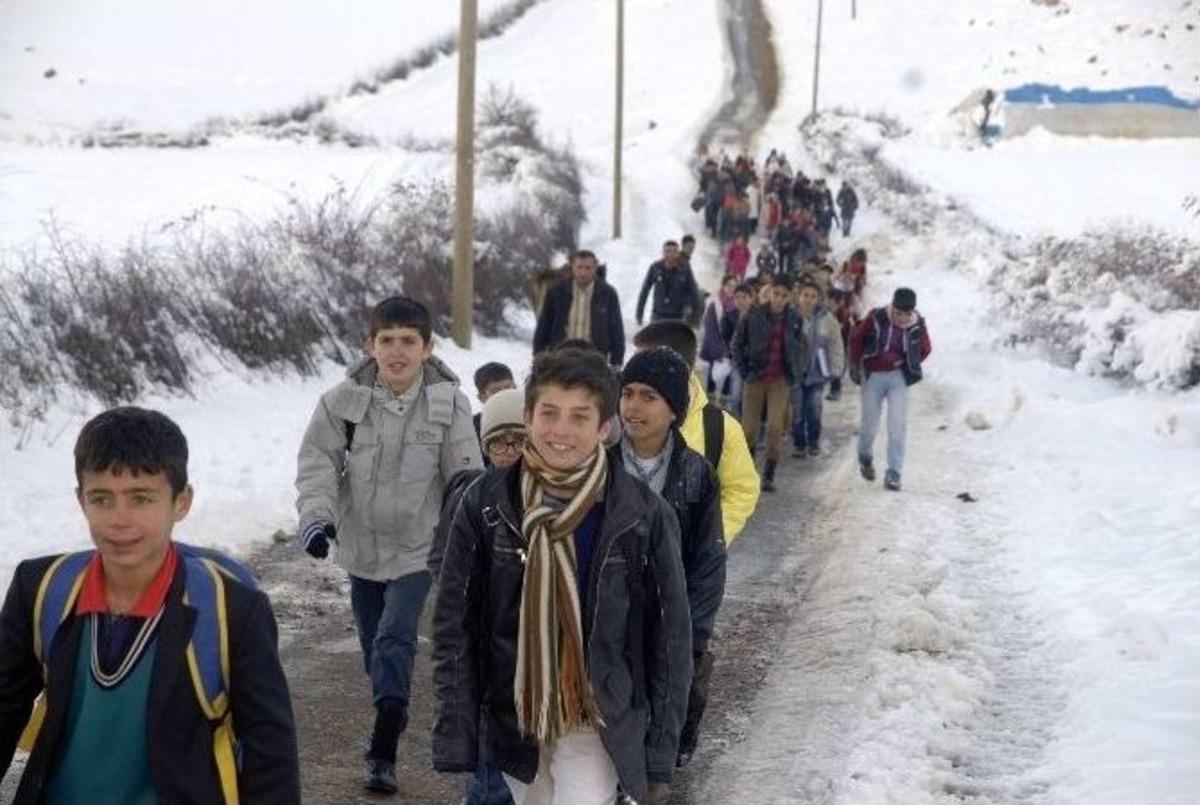 (&ouml;zel Haber) &Ouml;ğrencilerin Zorlu &ldquo;eğitim&rdquo; Yolculuğu