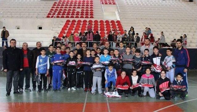 Kaymakam Horasanlı’dan Spor Okullarına Ziyaret