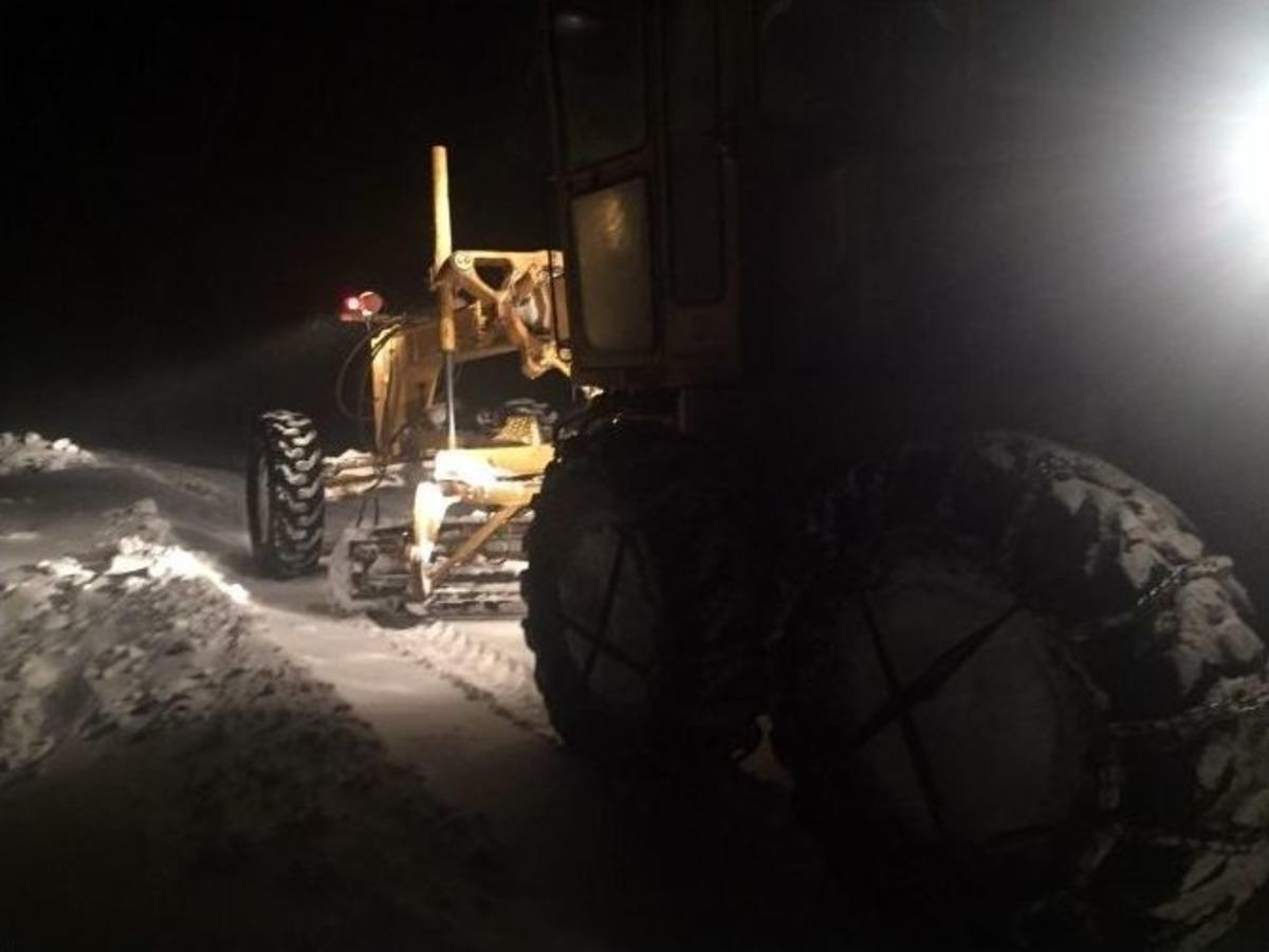 Manisa, Gece Boyunca Karla M&uuml;cadele Etti