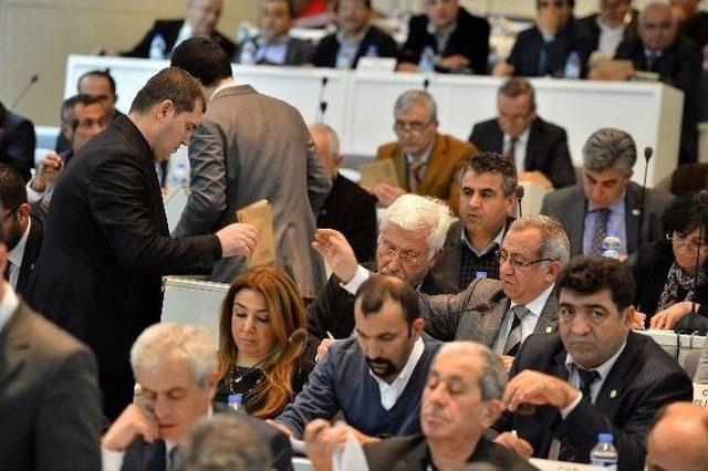 İzmir B&uuml;y&uuml;kşehir Meclisi Hararetli Ge&ccedil;ti 1