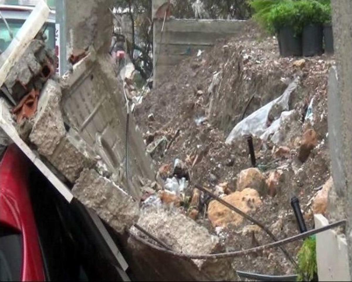 Antalya&rsquo;da Şiddetli Fırtına Ara&ccedil;lara Zarar Verdi