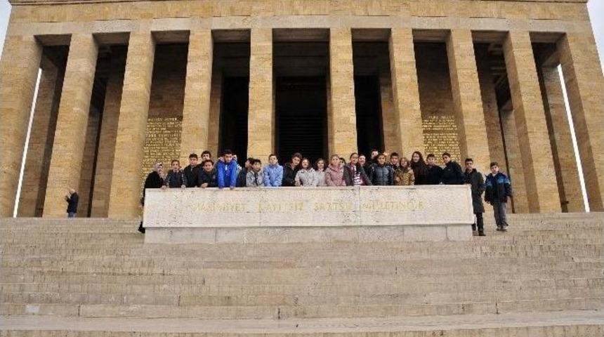 Bilgi Evi &Ouml;ğrencileri Anıtkabir&rsquo;i Ziyaret Etti