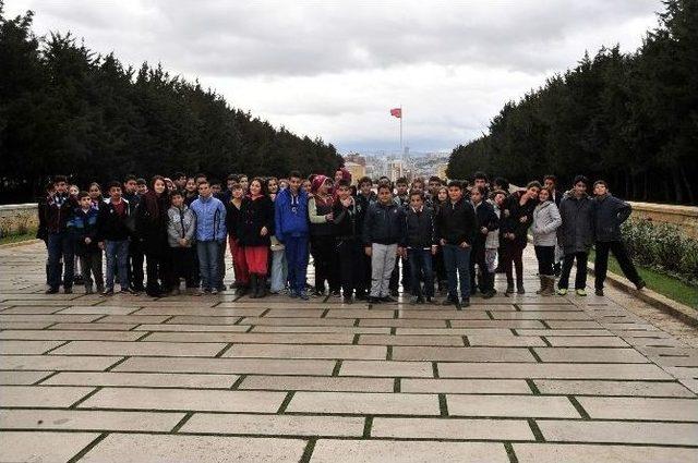 Bilgi Evi Öğrencileri Anıtkabir’i Ziyaret Etti