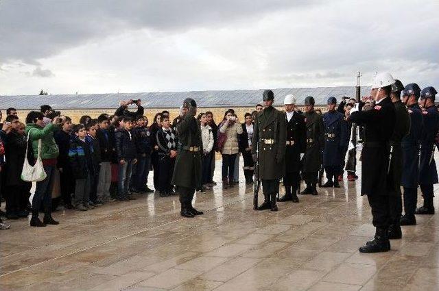 Bilgi Evi Öğrencileri Anıtkabir’i Ziyaret Etti