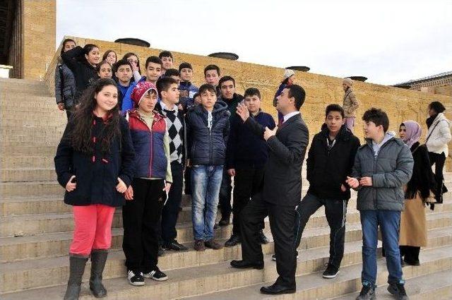 Bilgi Evi Öğrencileri Anıtkabir’i Ziyaret Etti