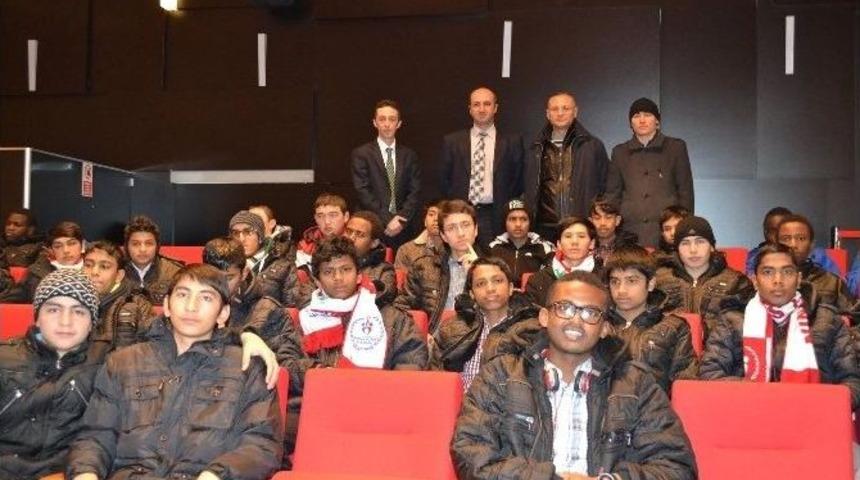 İmam Hatip Lisesi&rsquo;nden K&uuml;lt&uuml;r-sanat Merkezi&rsquo;ni Ve Kongre Merkezi&rsquo;ni Ziyaret