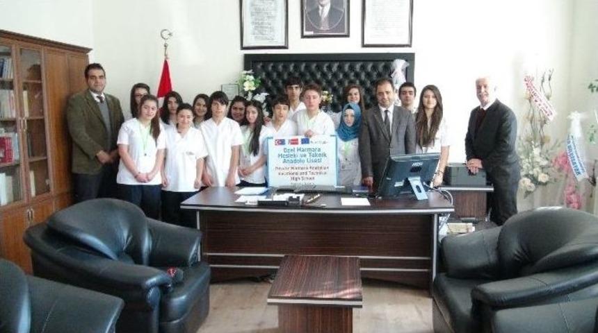 &Ouml;ğrenciler &lsquo;erasmus&rsquo; Projesi Kapsamında Yurtdışına Gidiyor