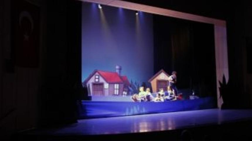 &ldquo;barış Gezegeni&rdquo; Afa&rsquo;da Sahnelendi