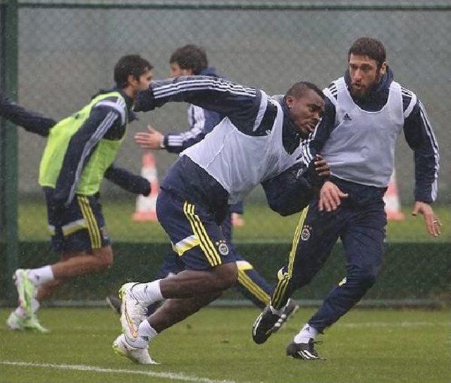 Fenerbah&ccedil;e G&uuml;n&uuml;n Ilk &Ccedil;alışmasını Yaptı 1