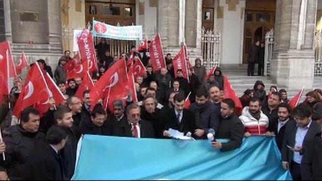 Sirkeci'de Uygur Türklerine Destek Eylemi