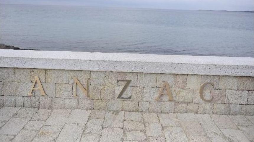 Gelibolu Yarım Adası&rsquo;ndaki Anıt Ve Mezarlıklardan &Ccedil;alınan Malzemeler Yenilendi