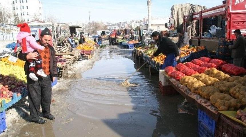 Yozgat&rsquo;ta Kar Suları Pazar Yerini G&ouml;le &Ccedil;evirdi