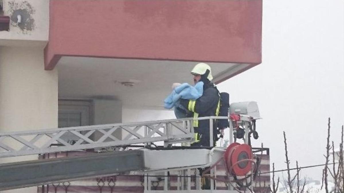 İtfaiye Erinin Kucağında Hayata D&ouml;n&uuml;ş