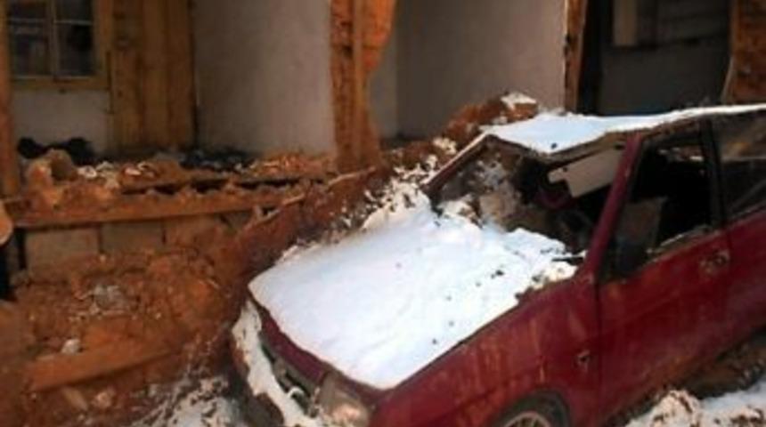 Toprak Evin Duvarı &Ccedil;&ouml;kt&uuml;