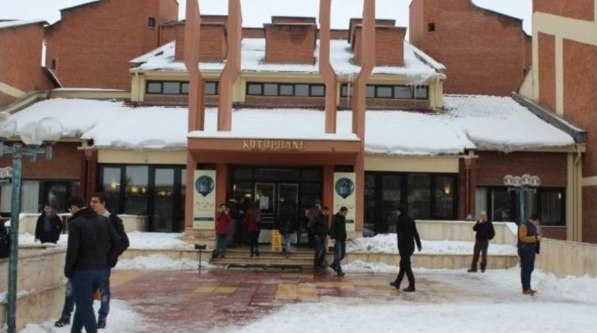 (&ouml;zel Haber) Anadolu &Uuml;niversitesi K&uuml;t&uuml;phanesini 1 Ayda 153 Bin Kişi Kullandı