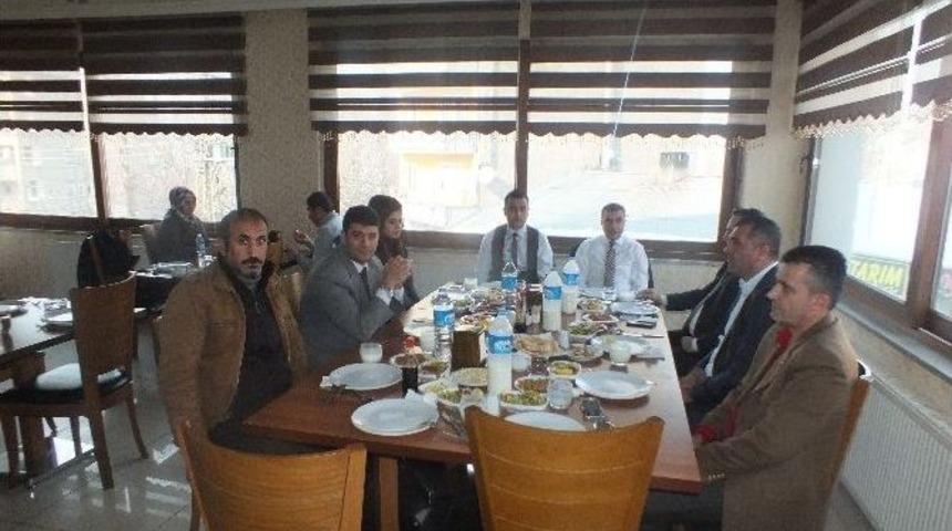 Kaymakam Atasoy Gazetecilerle Yemekte Bir Araya Geldi