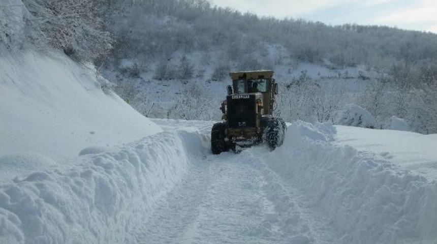 Akmeşe&rsquo;de 165 Kilometre Yol Kardan Temizlendi