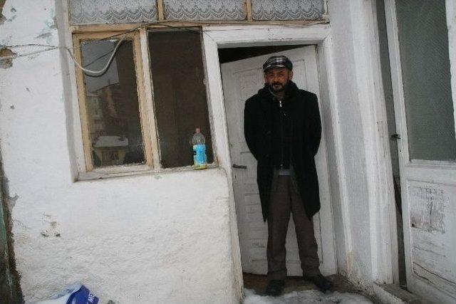 Yozgat’ta Evi Soyulan Vatandaş Yardım Bekliyor