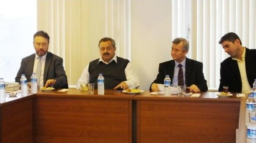 Burhaniye’ De Başkan Uysal, Vekil Akova’nın Soru Önergesine Cevap Verdi