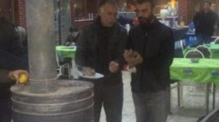 Donup Ağa&ccedil;lardan D&uuml;şen Kuşlara Vatandaş Şefkati