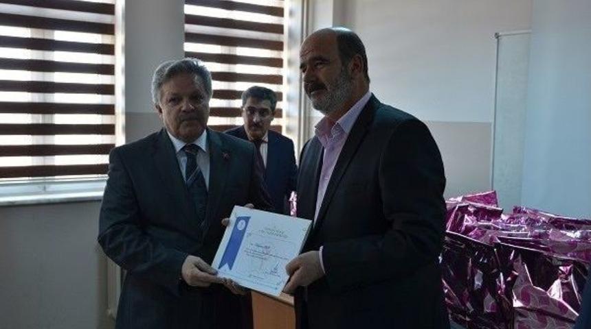 İhtiya&ccedil; Sahibi &Ouml;ğrencilere Giyecek Yardımı