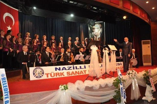 Nazilli’de Yeni Yıl Konseri İzleyenleri Büyüledi