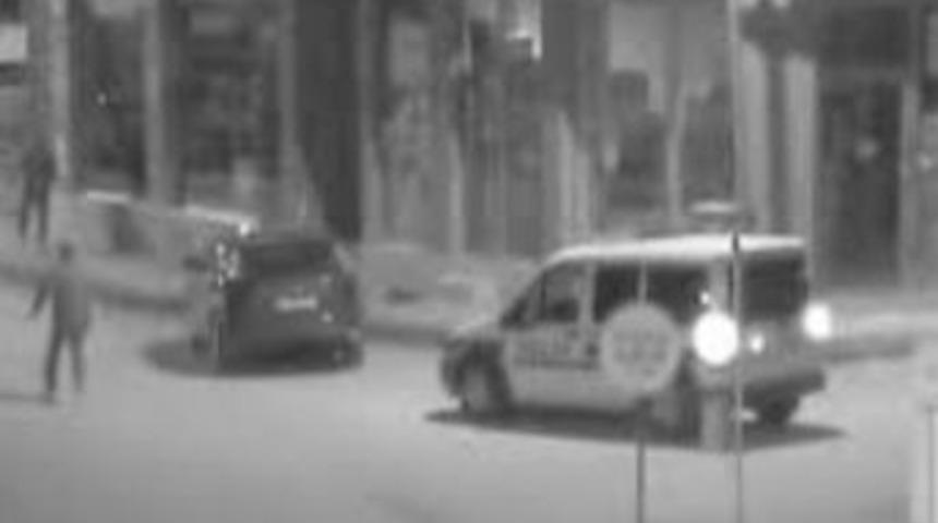 Televizyon &Ccedil;alarken Polise Yakalandılar