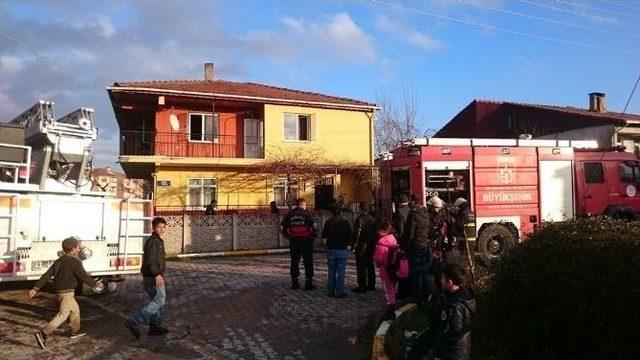 Bacadan Düşen Köz Evi Yaktı