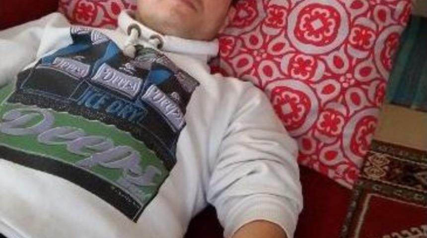 K&ouml;peklerin Saldırısına Uğradı, Hastanelik Oldu