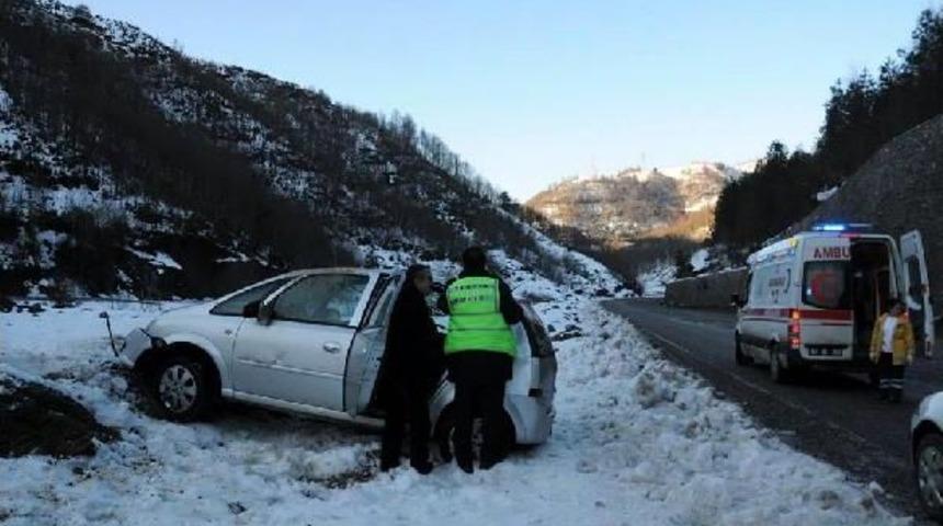 Otomobil Takla Attı, Ak Partili Meclis &Uuml;yesi Yaralandı