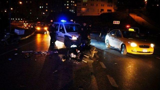 Otomobille &Ccedil;arpışan Motosikletli Hayatını Kaybetti 2