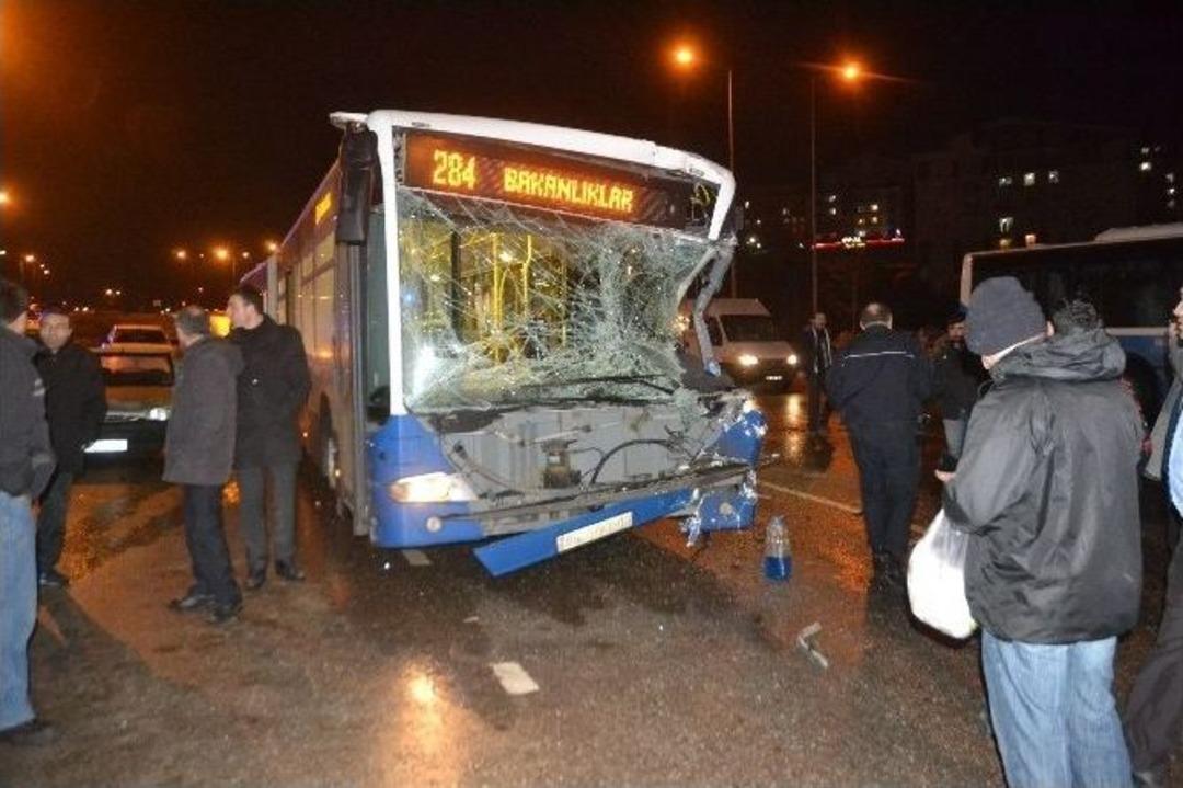 Buz Tutan Yolda Kaza: 1 Yaralı