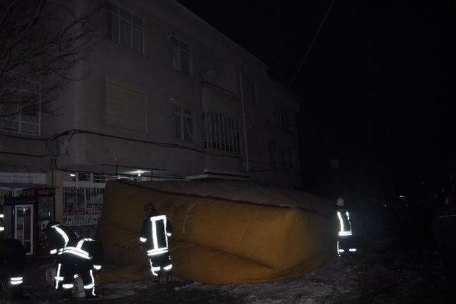 Anne Ve Kardeşlerini Rehin Alan Kadın Gözaltına Alındı