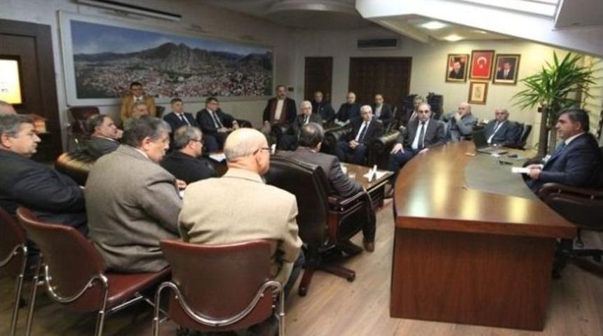 Başkan &Ouml;zdemir Birim M&uuml;d&uuml;rleriyle Toplantı Yaptı