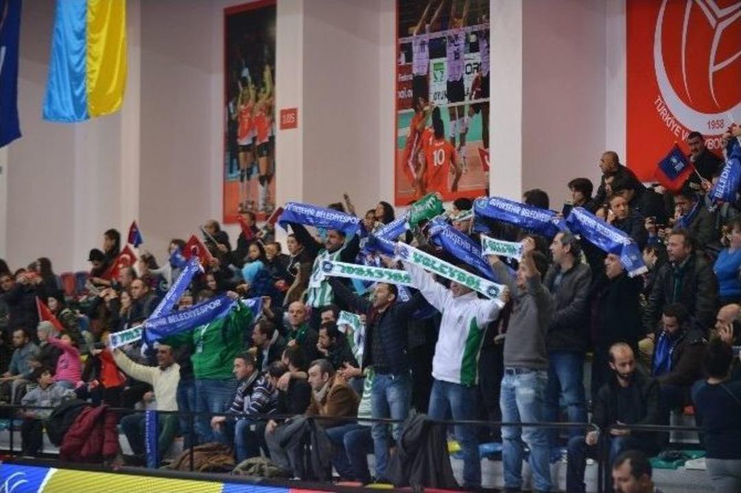 Sultanlar Avrupa&rsquo;da Tam Yol İleri