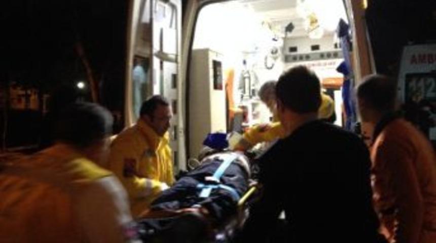 Motosiklet Kamyonete &Ccedil;arptı: 1 &Ouml;l&uuml;