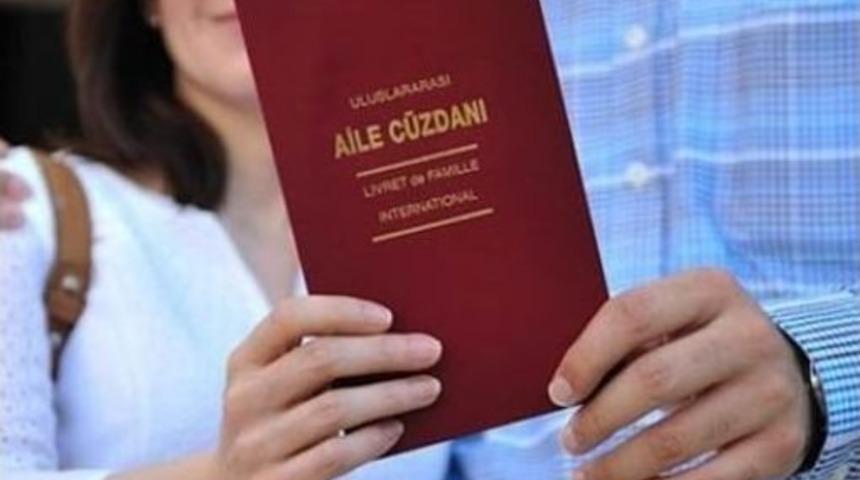 Sel&ccedil;uklu&rsquo;da 117 Yabancı Uyruklu &Ccedil;ift Nikah Kıydırdı