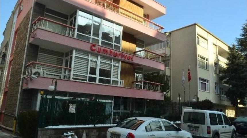 Cumhuriyet Gazetesi &Ouml;n&uuml;nde Polis G&uuml;venlik &Ouml;nlemi Aldı