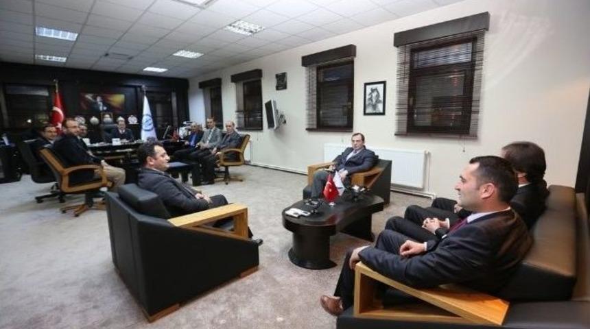 Bayburt Eğitim-bir-sen&rsquo;in Yeni Kadrosundan Rekt&ouml;r Coşkun&rsquo;a Ziyaret