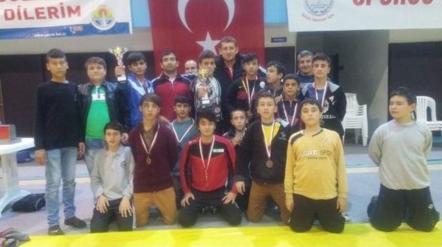 Kurtuluş Kupası G&uuml;reş M&uuml;sabakaları