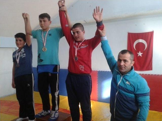 Elbistan&rsquo;da Yıldızlar G&uuml;reş Turnuvası 1