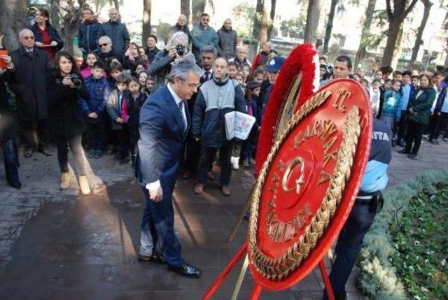 Zübeyde Hanım, Mezarı Başında Törenle Anıldı