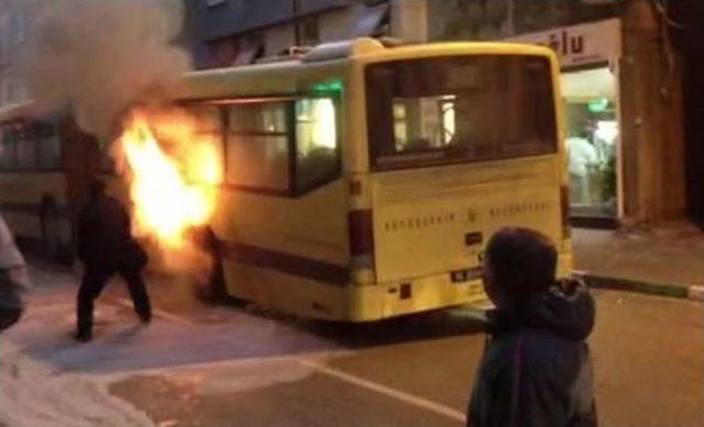 Yolcu Dolu Körüklü Belediye Otobüsünde Korkutan Yangın